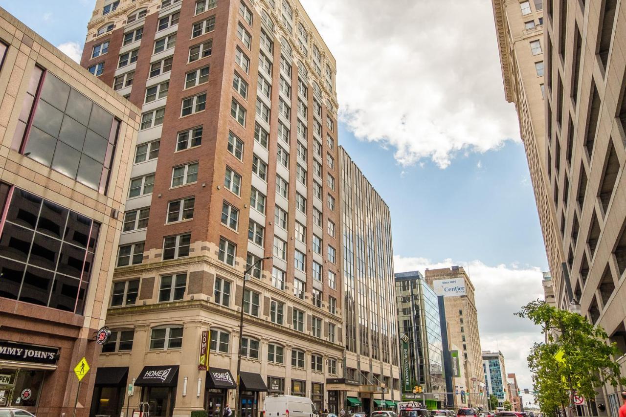インディアナポリスFrontdesk Penn Street Tower Apts Downtown Indyアパートメント エクステリア 写真